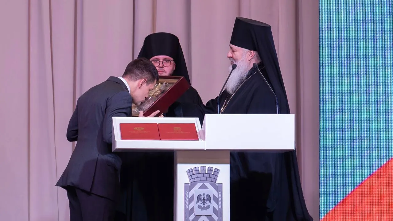 Глава Ленинского округа Станислав Каторов в ходе присяги. Фото: ТГ-канал администрации Ленинского