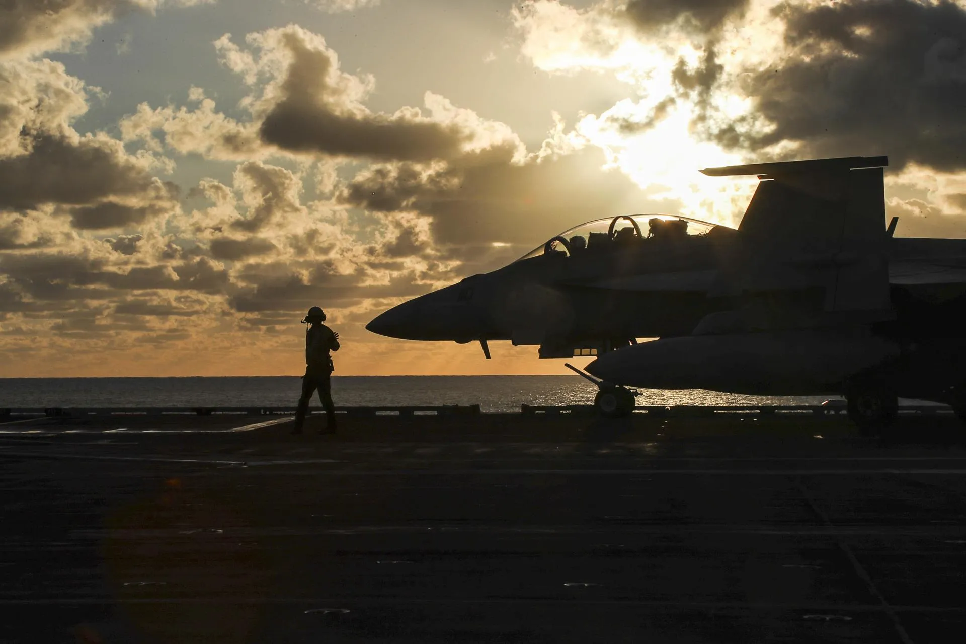 Petty Officer 3rd Class Javier R/Keystone Press Agency