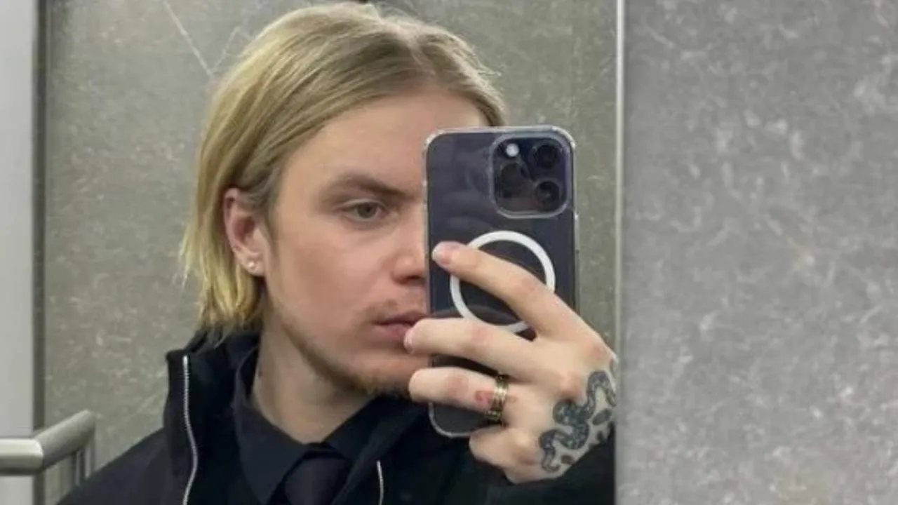«Это неуважение ко мне»: рэпер Pharaoh запретил снимать свое выступление на телефон