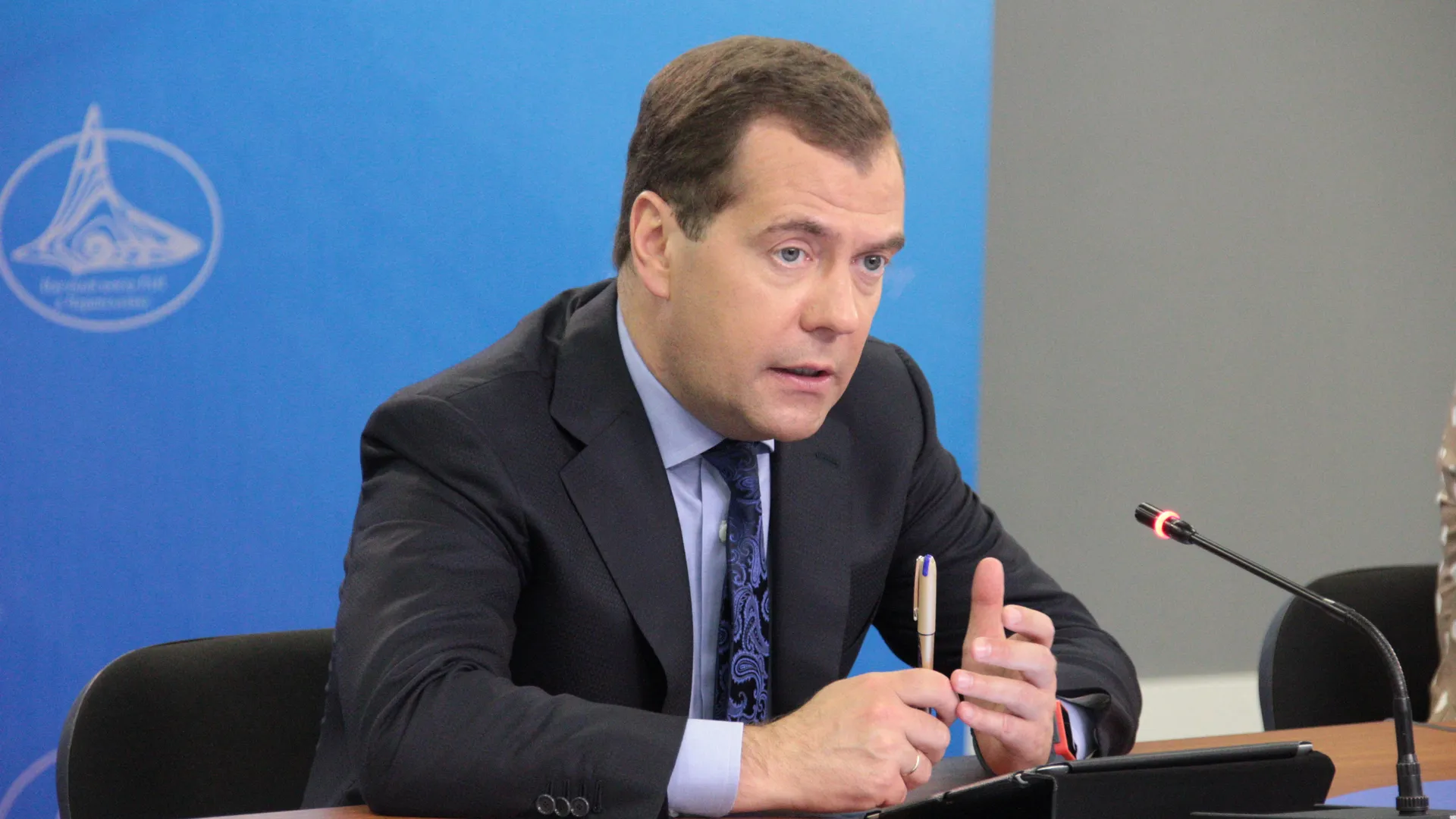 «Кусок говна с сапога»: Медведев резко ответил главкому ВСУ Драпатому