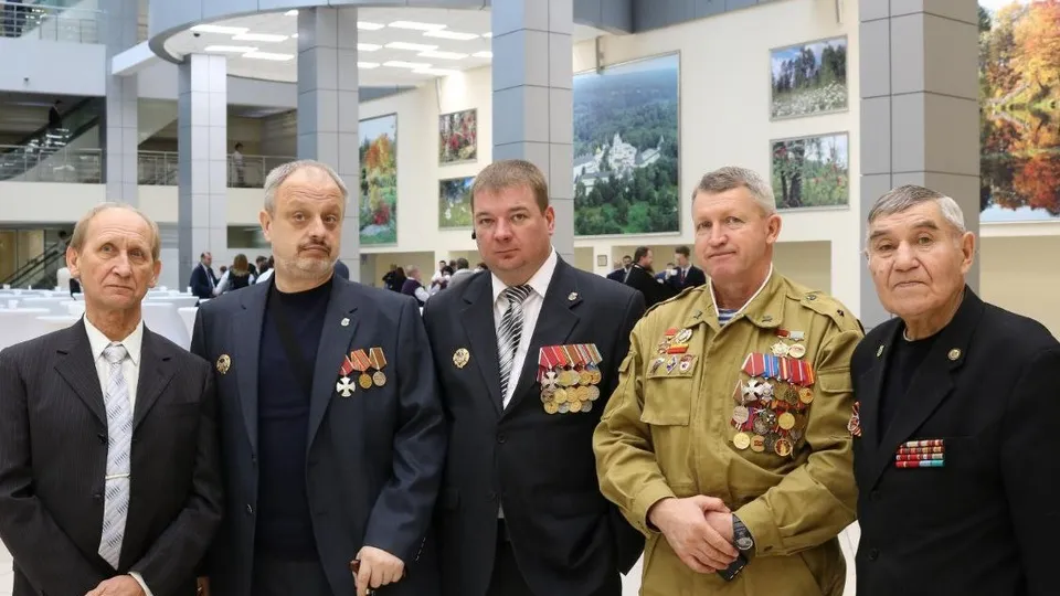 Ветераны боевых действий (Дмитрий Лебедев в центре) в Доме правительства Московской области Фото: личный архив Дмитрия Лебедева