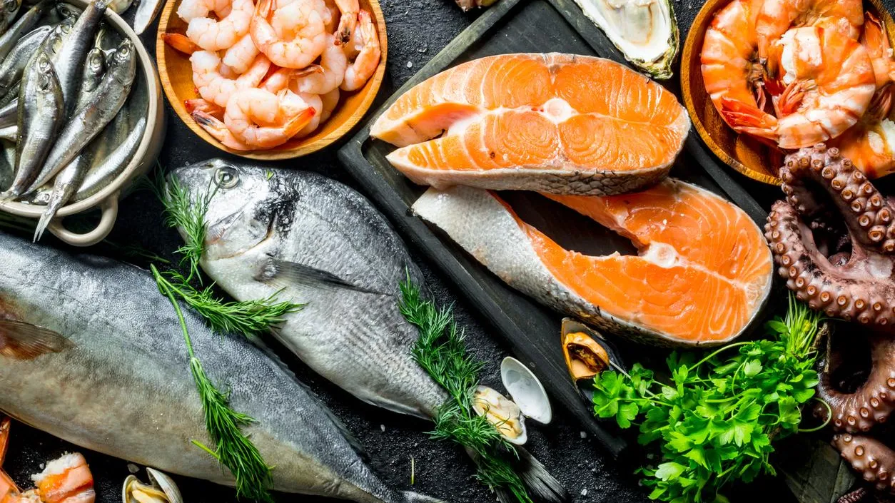 «Слепота на тарелке». Как сырые морепродукты лишают зрения?