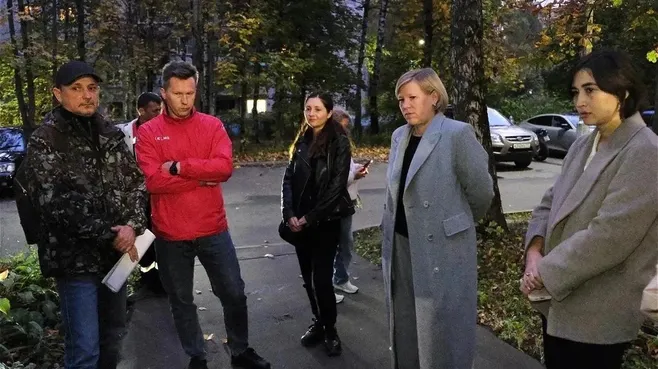 В Красногорске проверили ход капремонта кровли в МКД на Железнодорожной