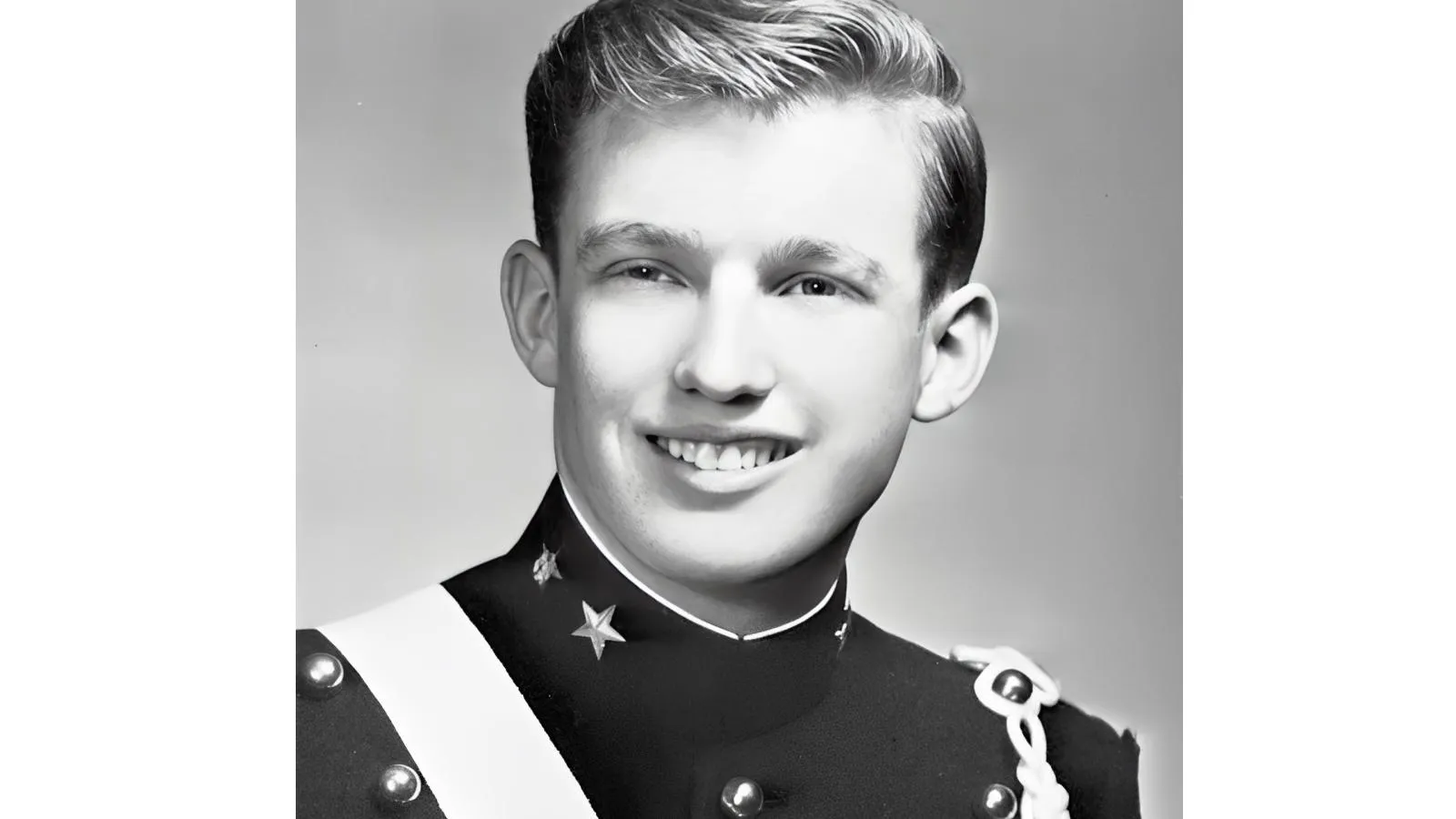 Кадет Нью-Йоркской военной академии Дональд Трамп, 1964 год