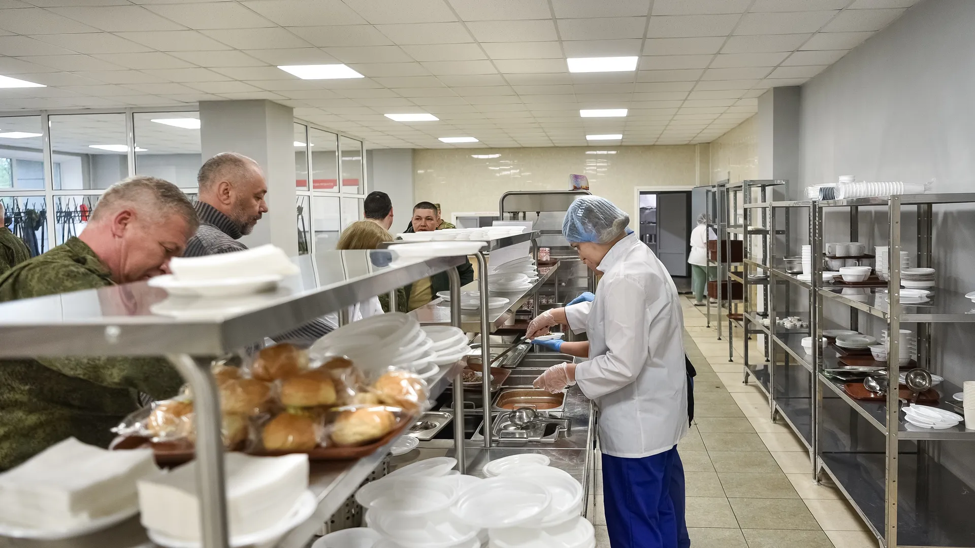 Контрактникам полагается бесплатное трехразовое питание.&nbsp;Фото: пресс-служба губернатора и правительства Московской области
