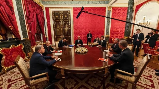 Track two: дипломат раскритиковал журналистов за насмешки над посланниками Трампа