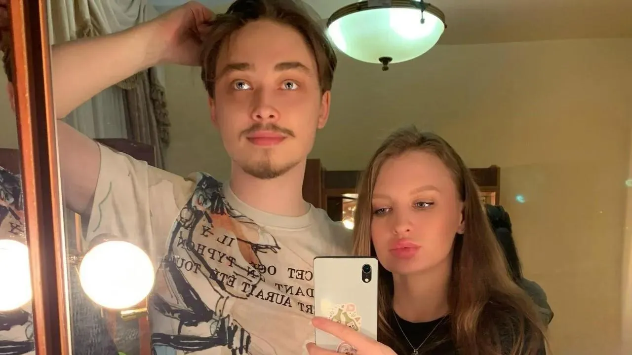 Невестка Наташи Королевой показала фотографии с отдыха в объятиях мужа