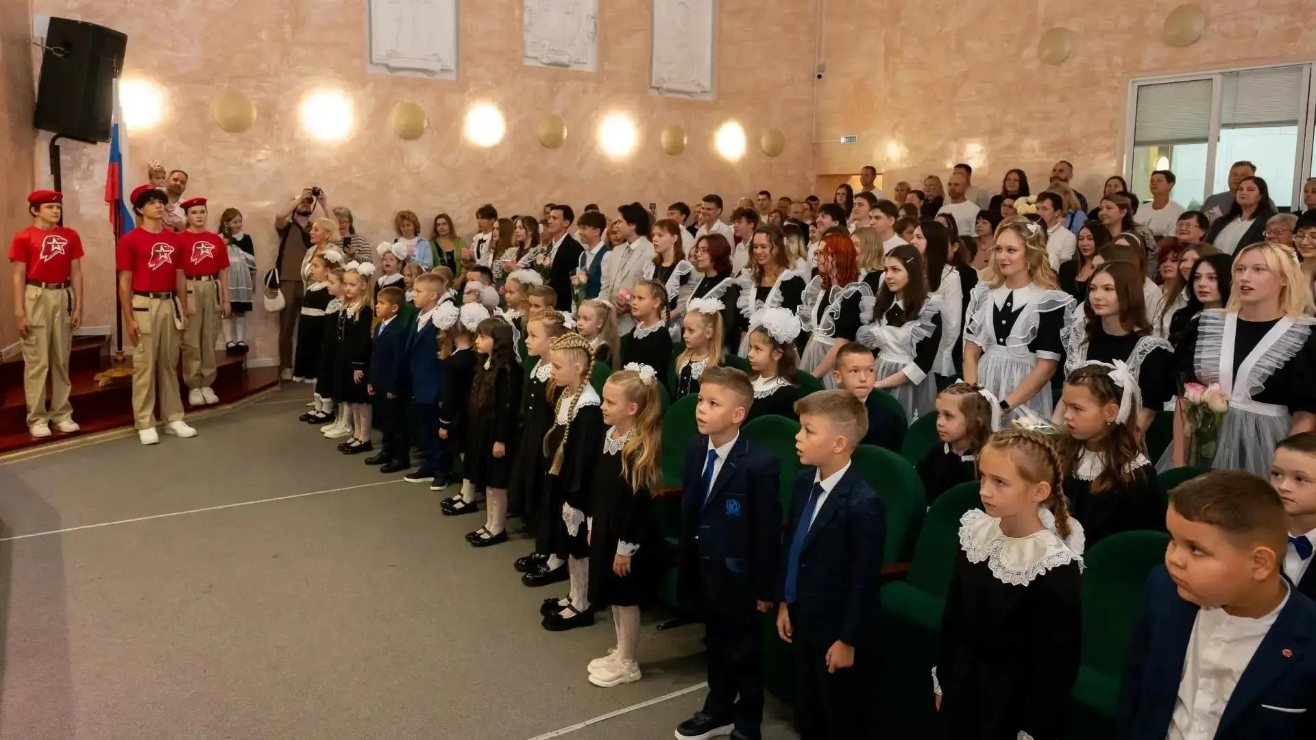 Праздник, который вдохновляет: в Талдомском округе линейки 1 Сентября стали днем надежды и больших ожиданий