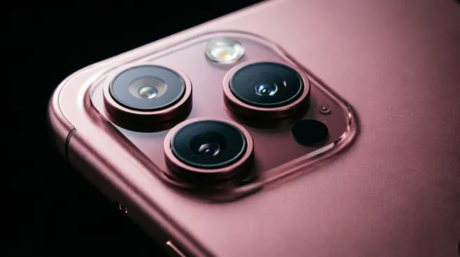 iPhone 18 и новый босс: акции Apple упали в день презентации