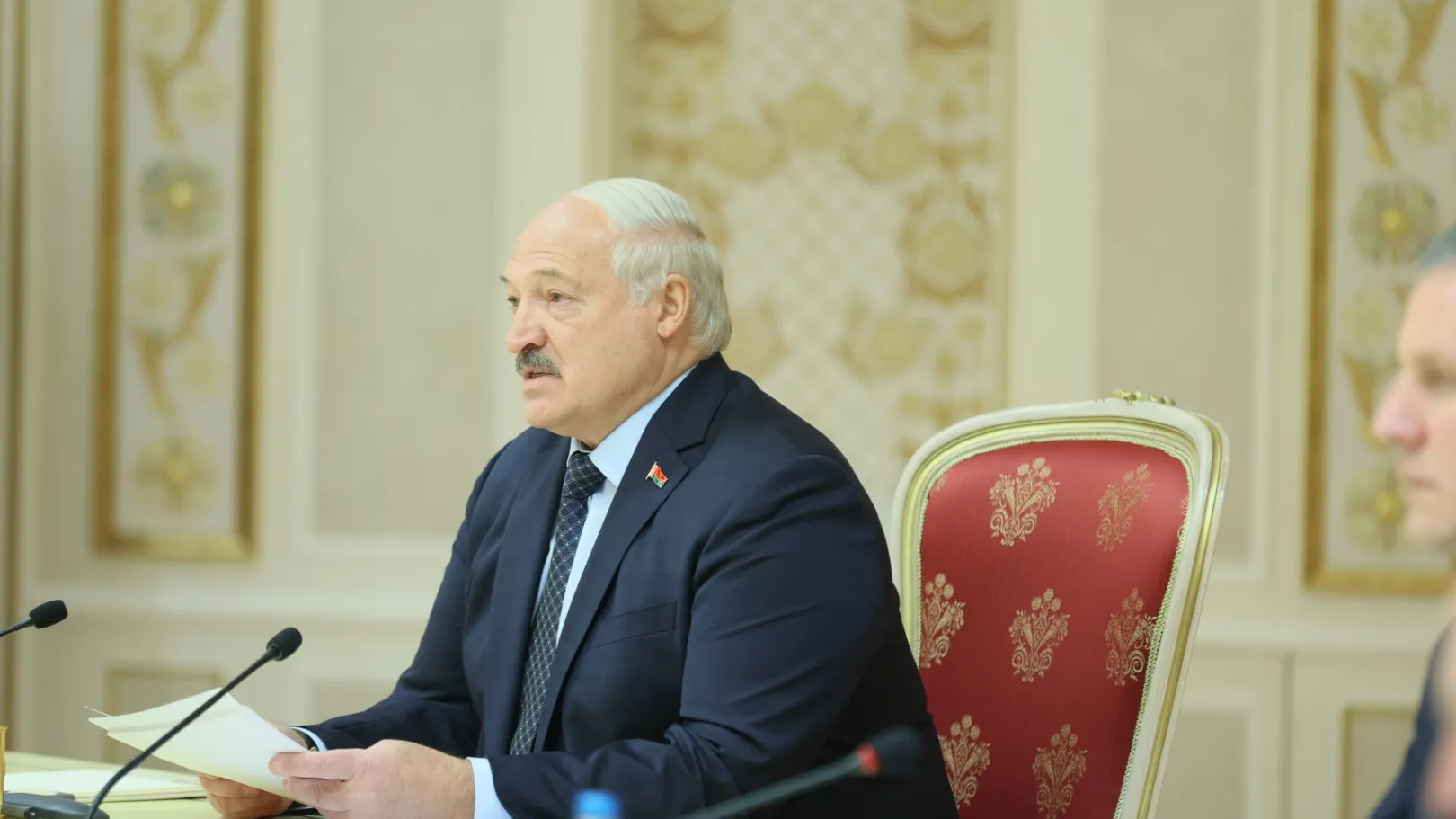 Пощечина Зеленскому: как белорусский лидер Лукашенко оценил тактику выпрашивания оружия