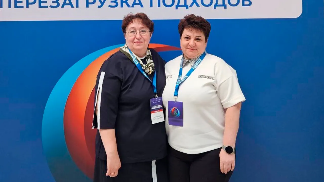 Галина Задубровская (слева) и Татьяна Анохина (справа)