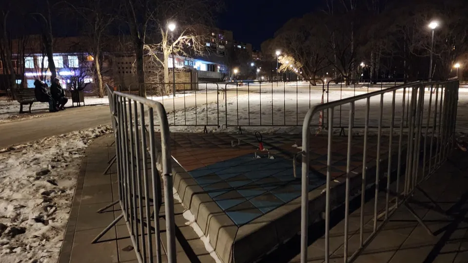 Подготовка инсталляции к открытию в Черноголовке. Фото: Иван Петрушин&nbsp;