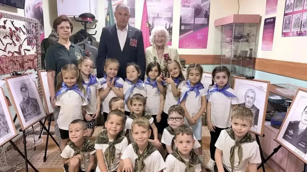 Акция в Котельниках: воспитанники детсада почтили память героев