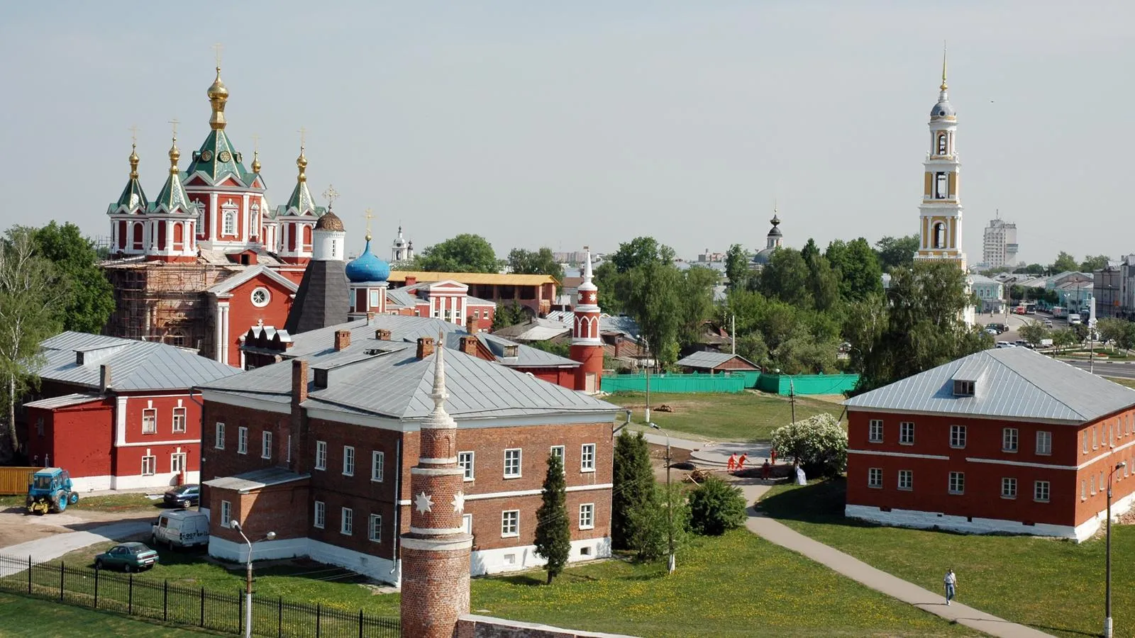 Брусенский женский монастырь и колокольня церкви Иоанна Богослова, Коломна. Anton Kavashkin