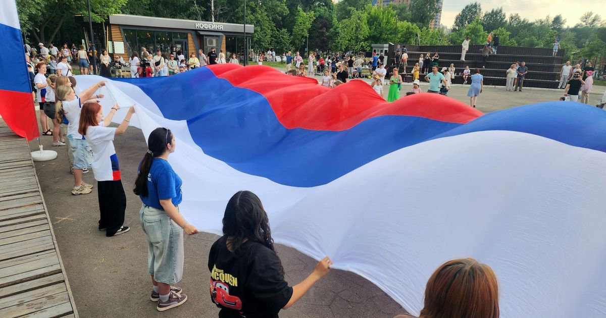 Сбор помощи и письма бойцам: как прошел День России в Реутове - REGIONS.ru