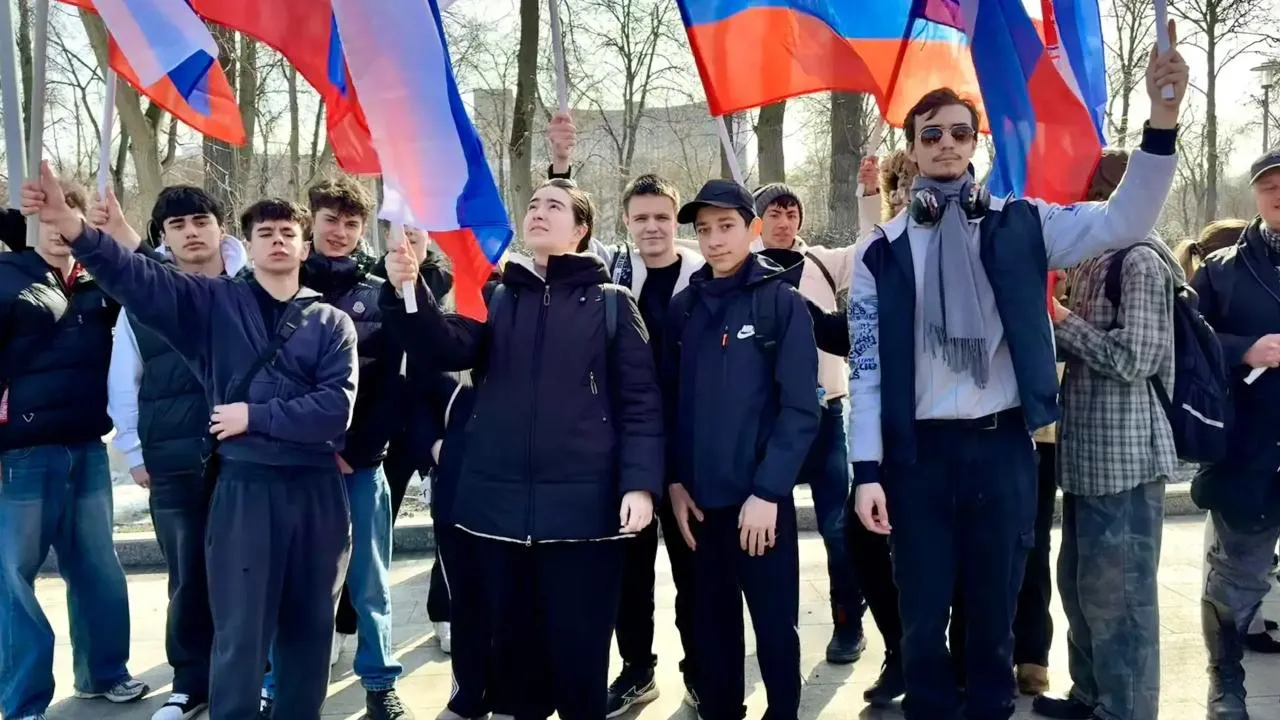 Более 420 тыс. школьников и студентов Подмосковья приняли участие в мероприятиях ко Дню воссоединения Крыма с Россией