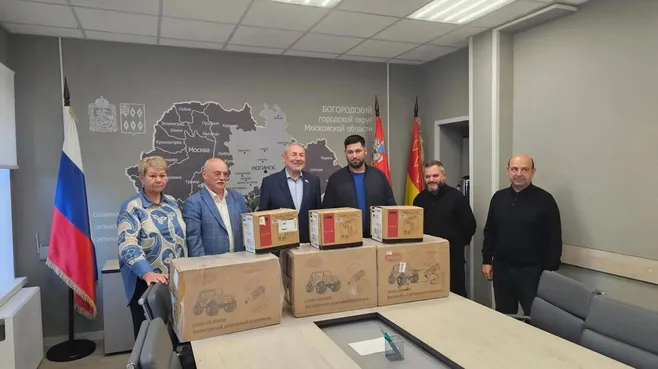Активисты Подмосковья передали участникам СВО автомобили, стройматериалы и теплые вещи