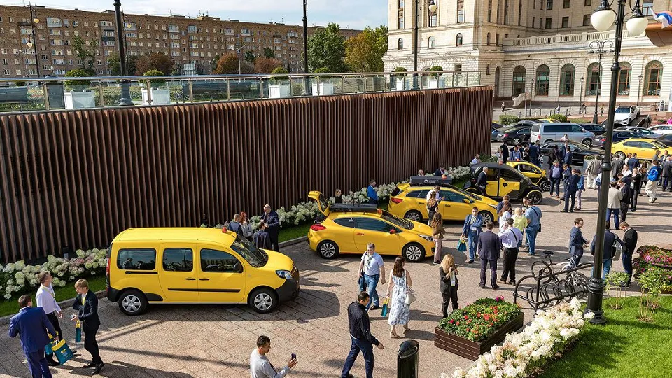 Фото: XII Международный евразийский форум такси