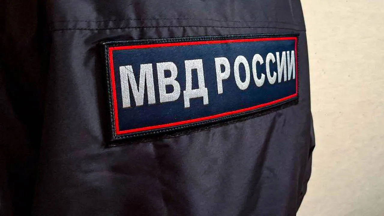 Подросток выстрелил в сторону женщины из-за замечания: инцидент попал на видео
