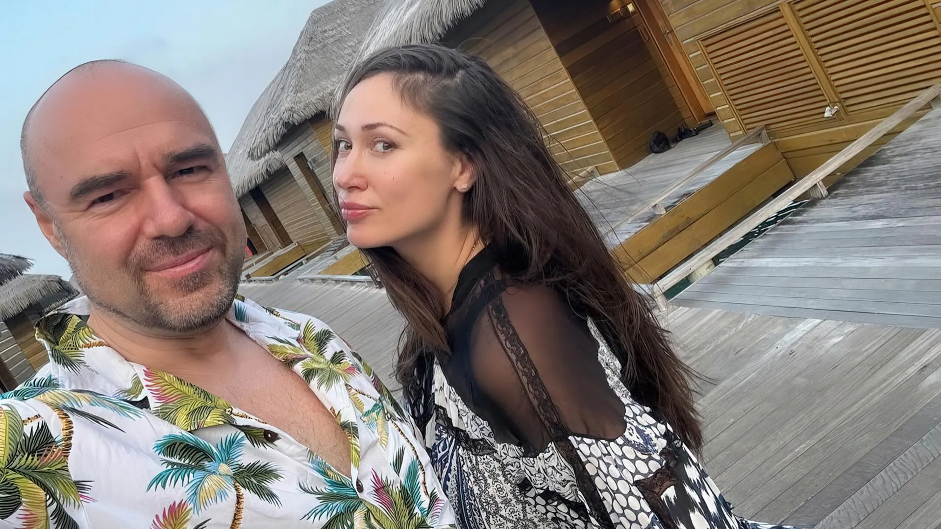 Соцсети Елены Товстик