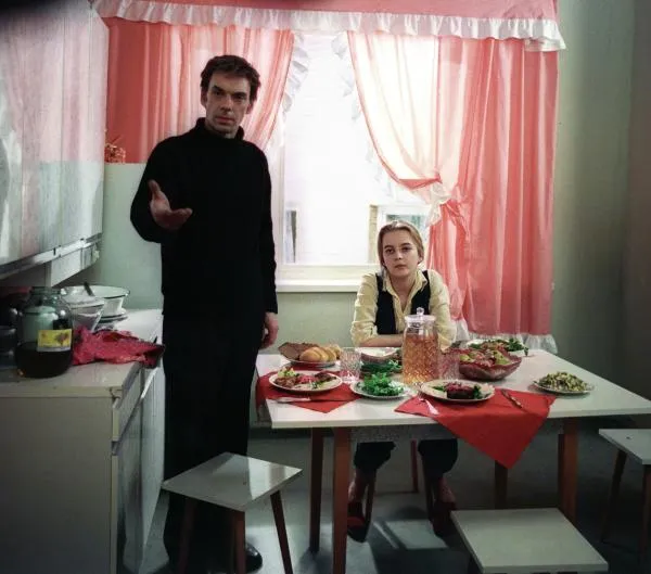 Кадр из фильма «Москва слезам не верит» (режиссер Владимир Меньшов). Алексей Баталов в роли Гоши, Наталья Вавилова в роли Александры Тихомировой