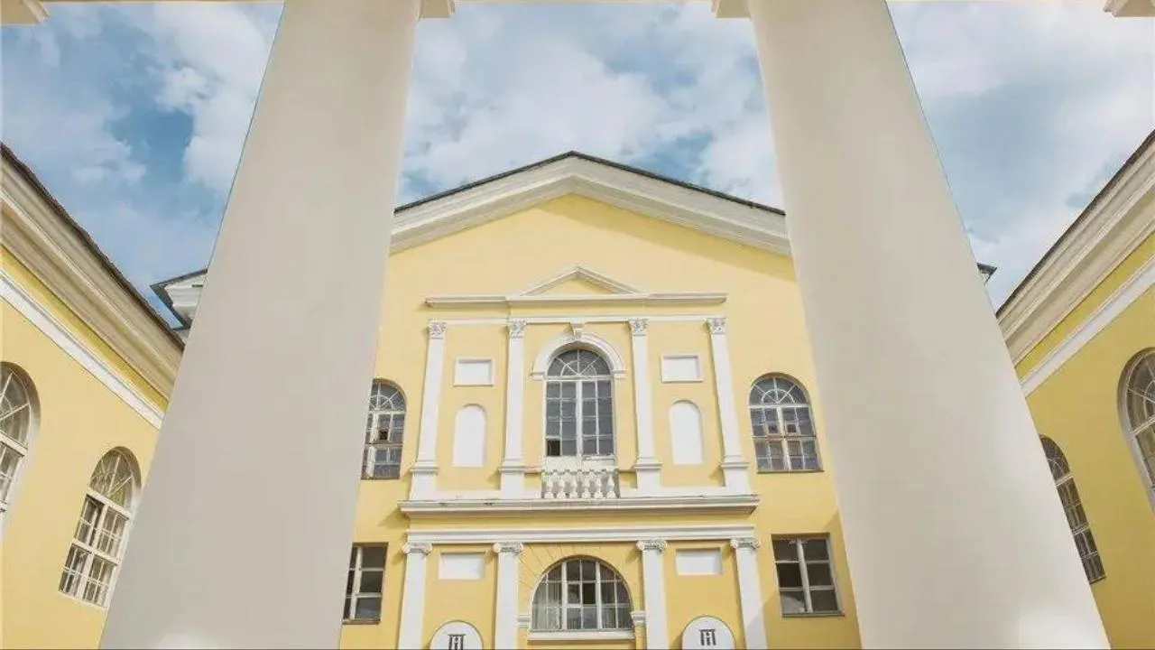Фасад театра
