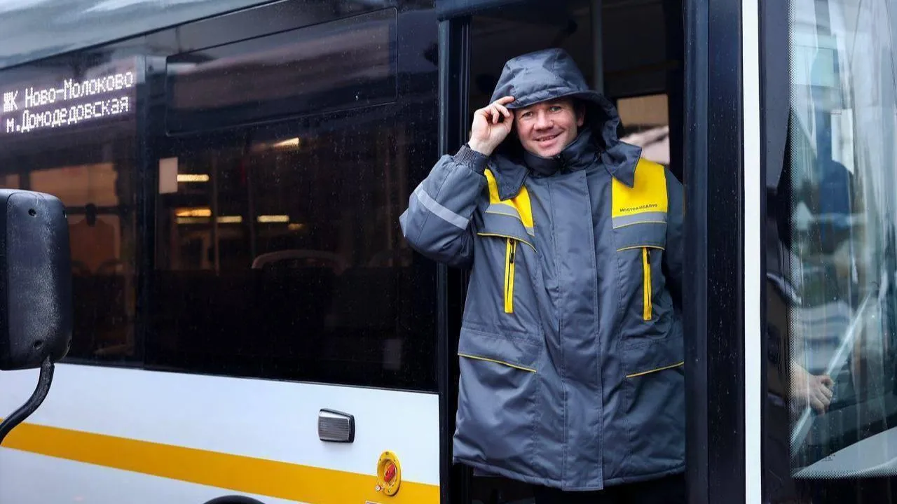 Подъемные 50 тыс. рублей, жилье и отпуск 42 дня: в «Мострансавто» приглашают водителей автобусов