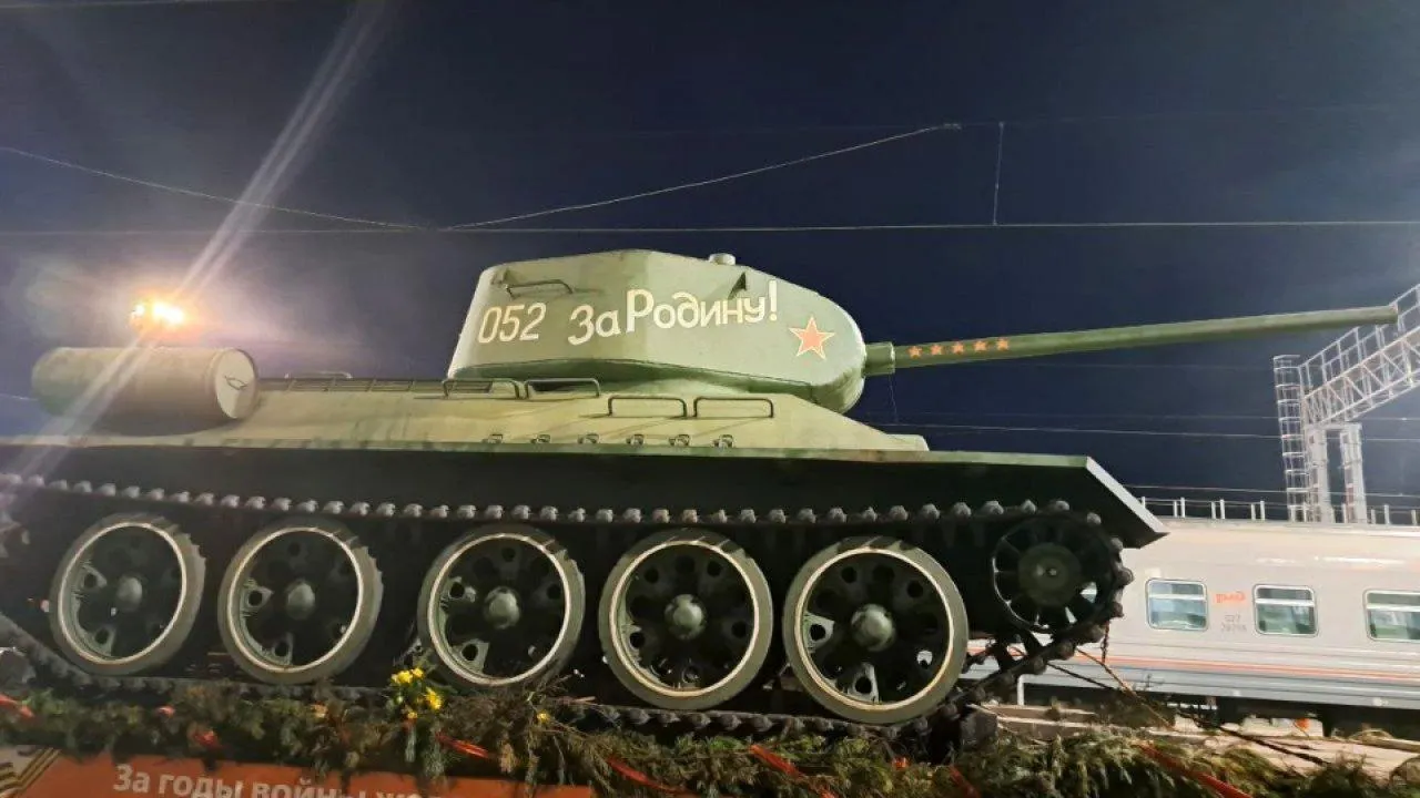 Автомобиль из зоны СВО и вертолет Ми-8: какие новые экспонаты появились в омском «Патриоте» к годовщине открытия