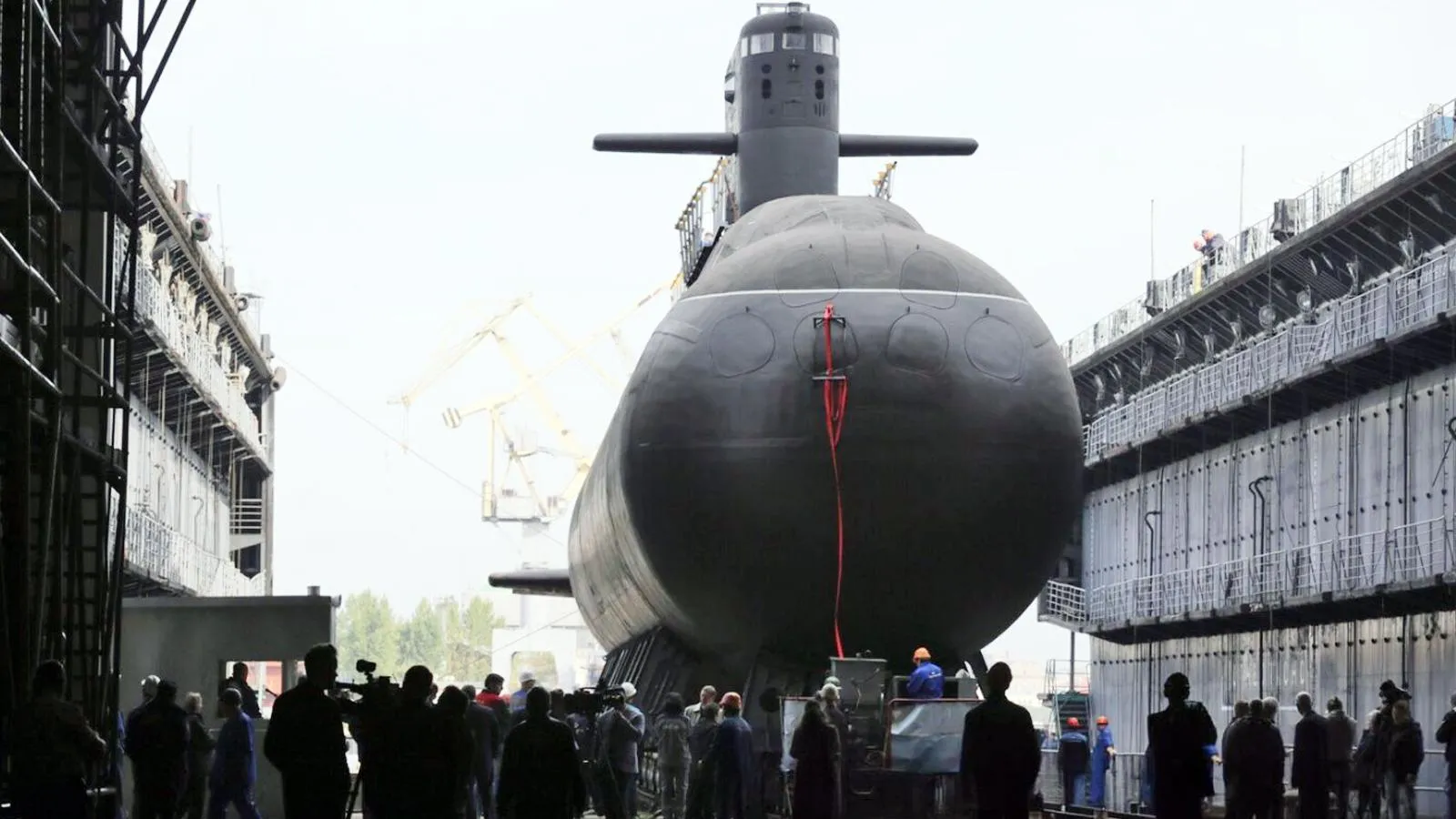 Спуск на воду дизель-электрической подводной лодки «Кронштадт» проекта 677 «Лада», Санкт-Петербург, 2018 год. Ирина Мотина