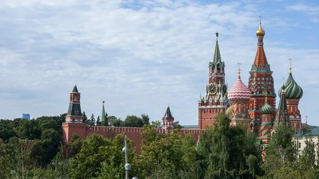 Индонезийка в шоке от России: каравай в аэропорту и море открытости