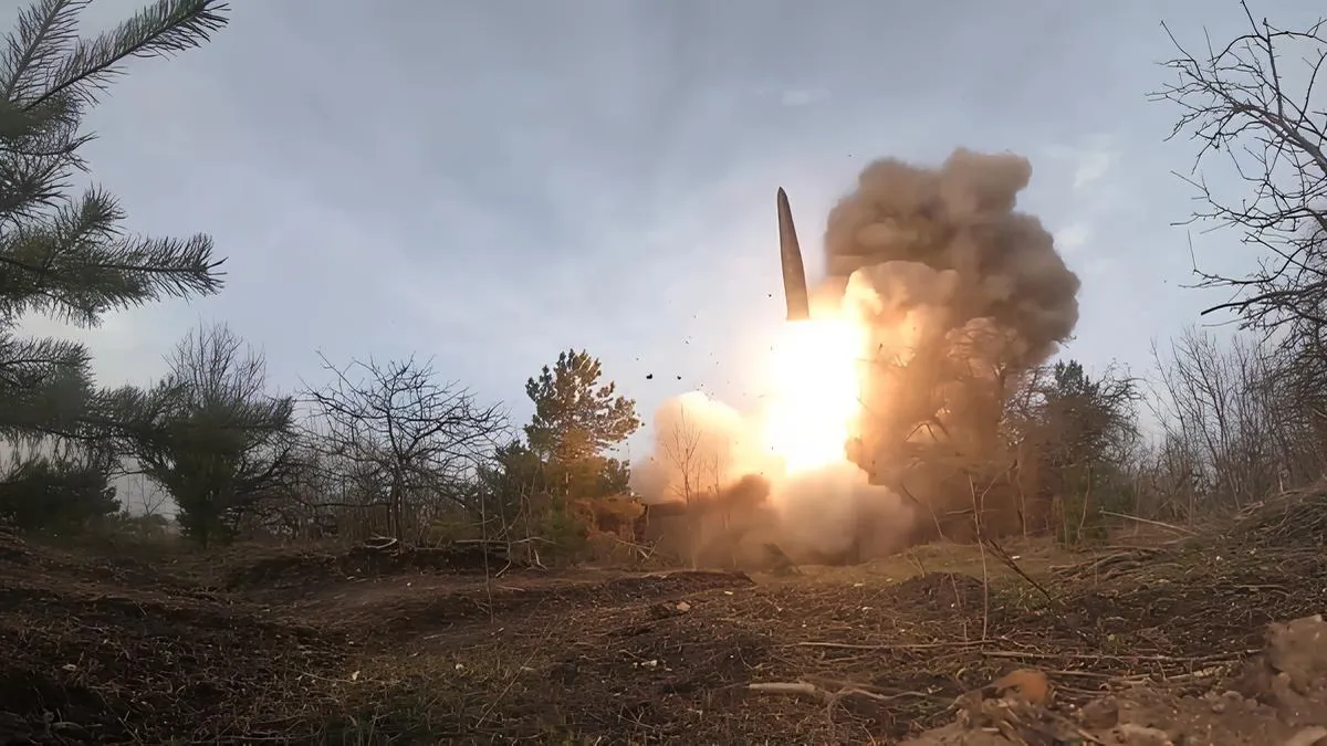 Боевой запуск ракеты оперативно-тактического ракетного комплекса «Искандер». Министерство обороны России