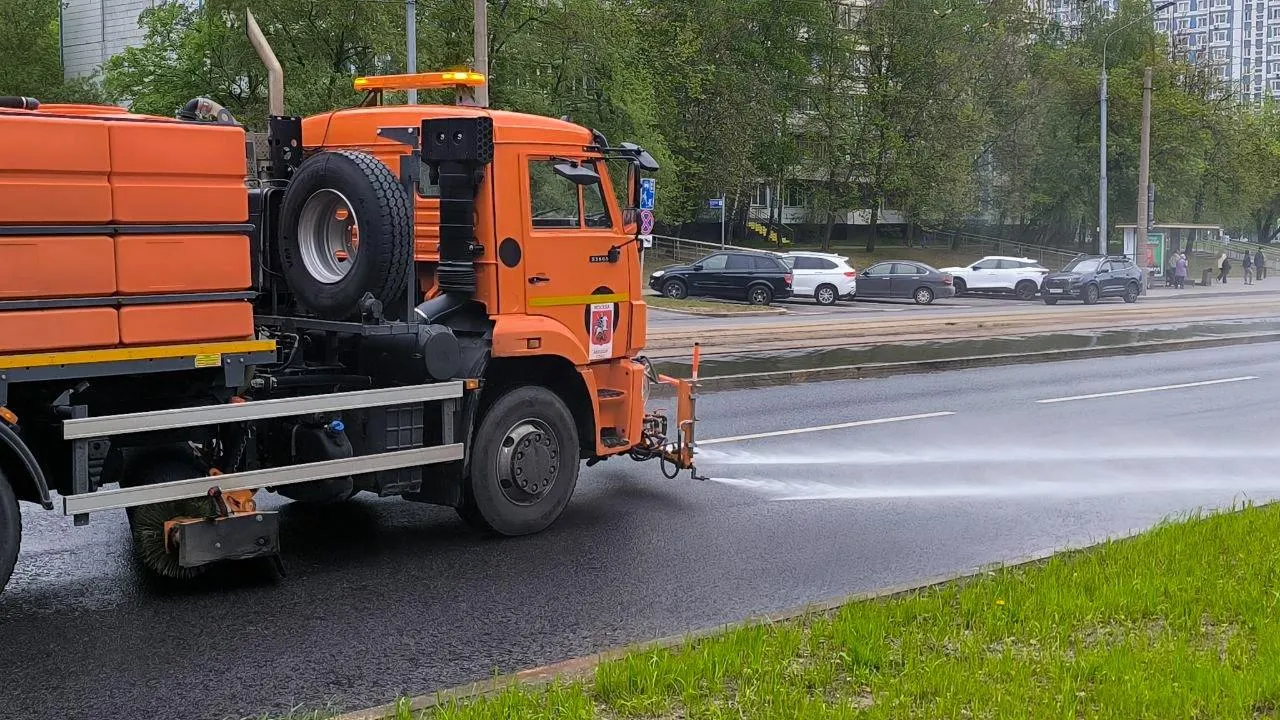 Плиты раскалятся, асфальт поплывет: названы дни самой страшной жары в Подмосковье