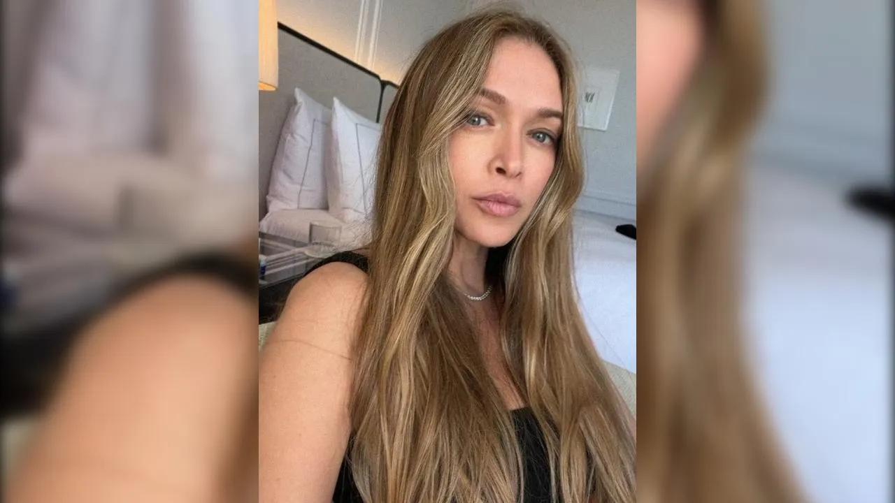«Снова по-русски и за ₽5,8 млн»: Вера Брежнева сменила политику и вернулась к российским слушателям
