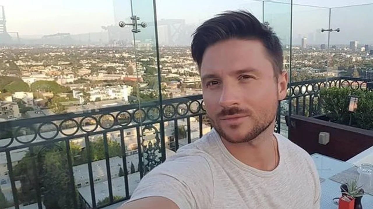 Бассейн, яхты и вид на залив: СМИ сообщили, что Сергей Лазарев купил квартиру в Майами за $1 млн