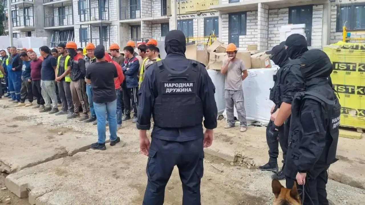 Нарушителей миграционного законодательства выявили в рамках рейдов в двух округах Подмосковья