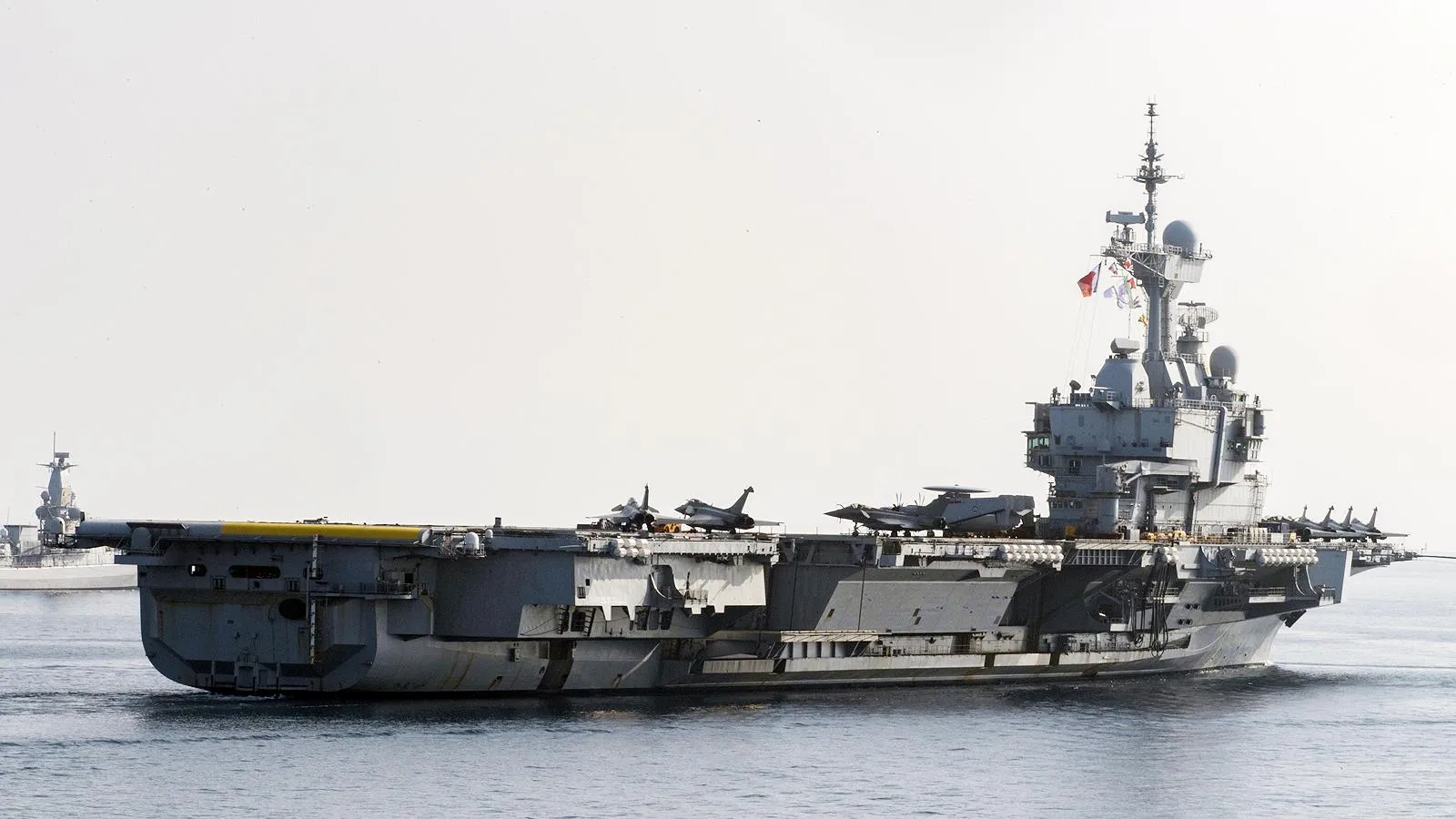 Атомный авианосец ВМС Франции «Шарль Де Голль». U.S. Navy