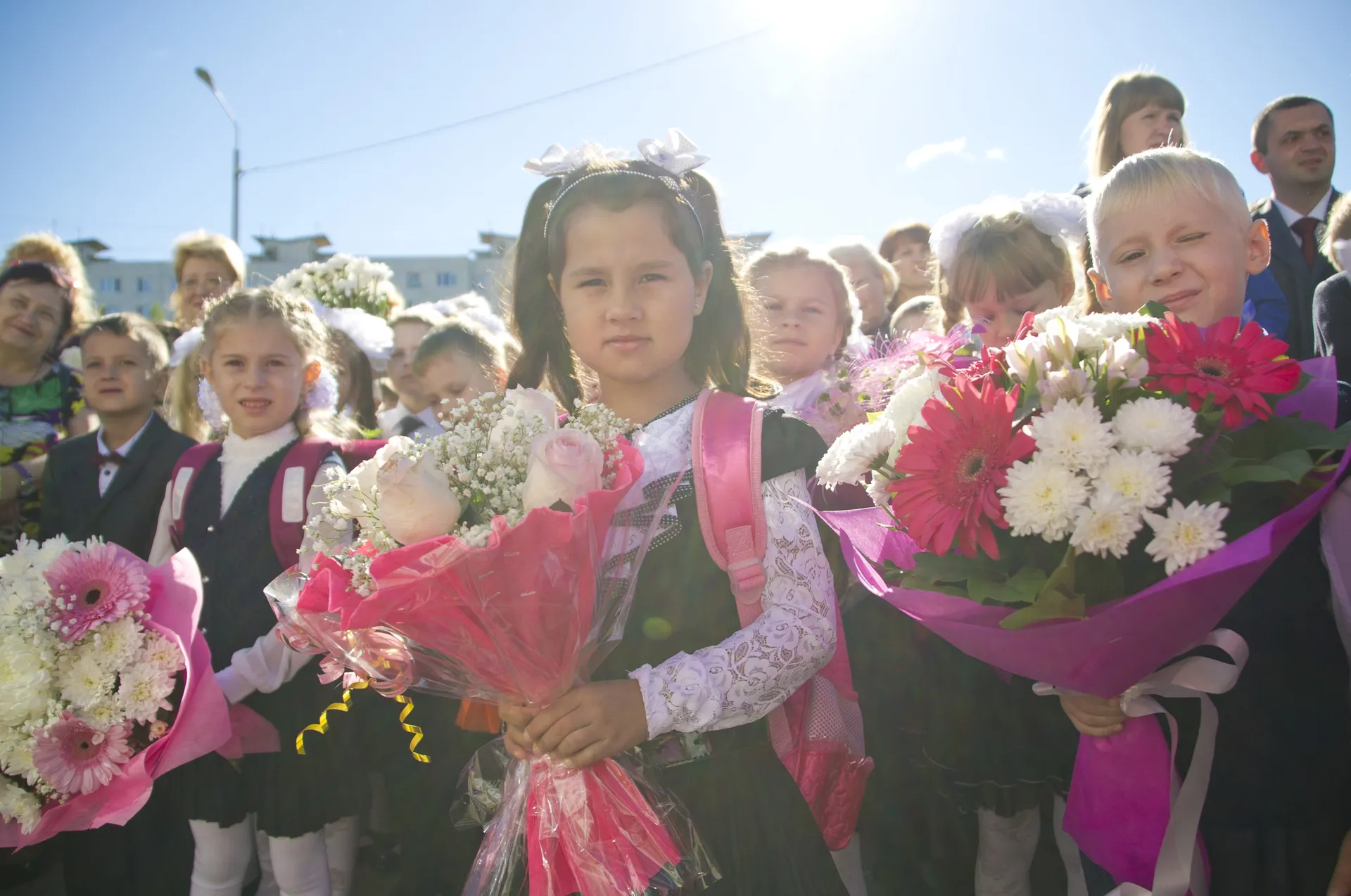 Торжественная линейка в школе № 17 Ногинска