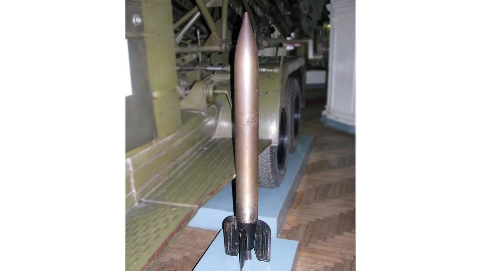 реактивный снаряд М-13. Военная база