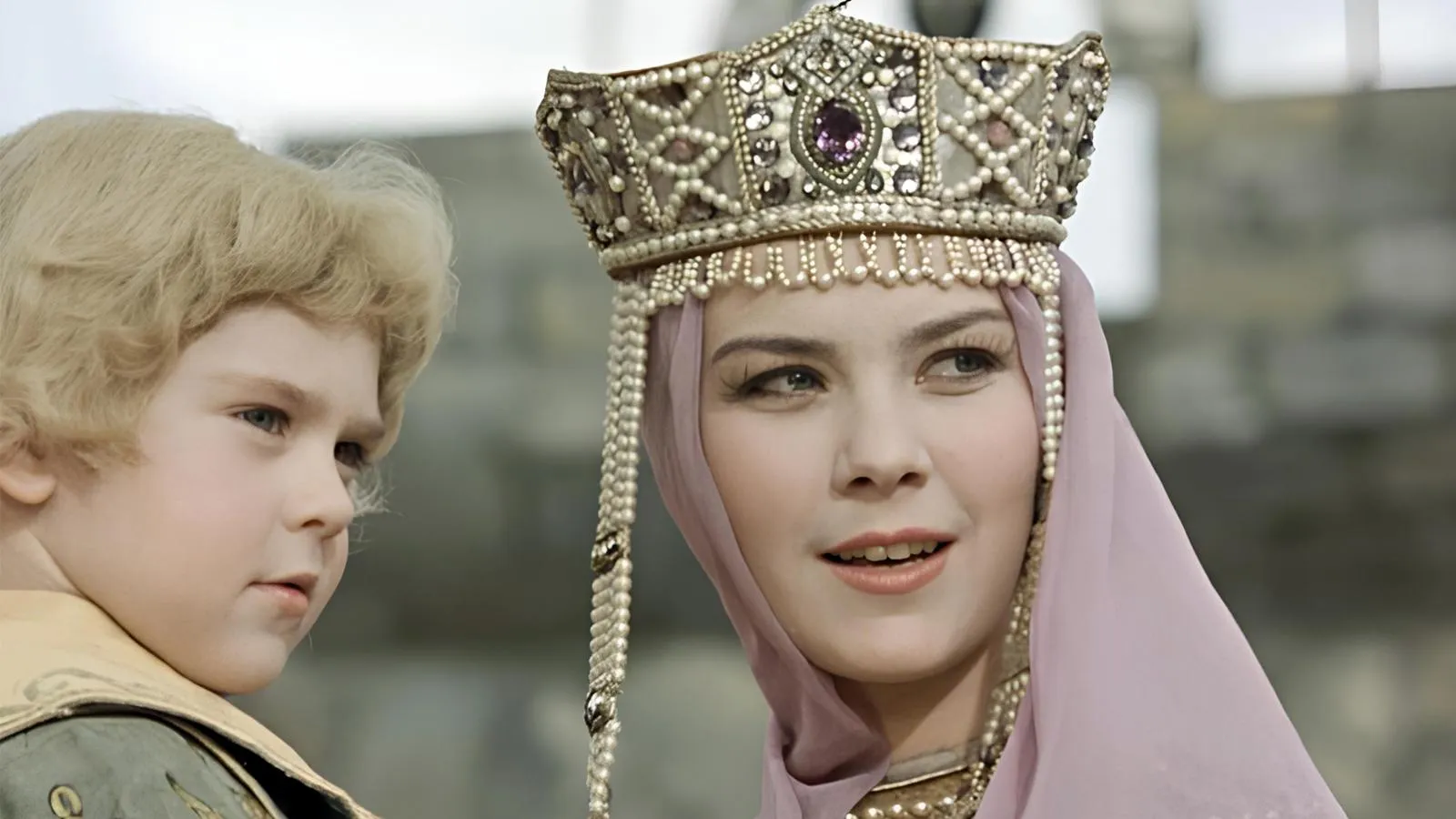 Лариса Голубкина в роли Царицы в фильме «Сказка о царе Салтане», 1965 год. Сергей Лидов