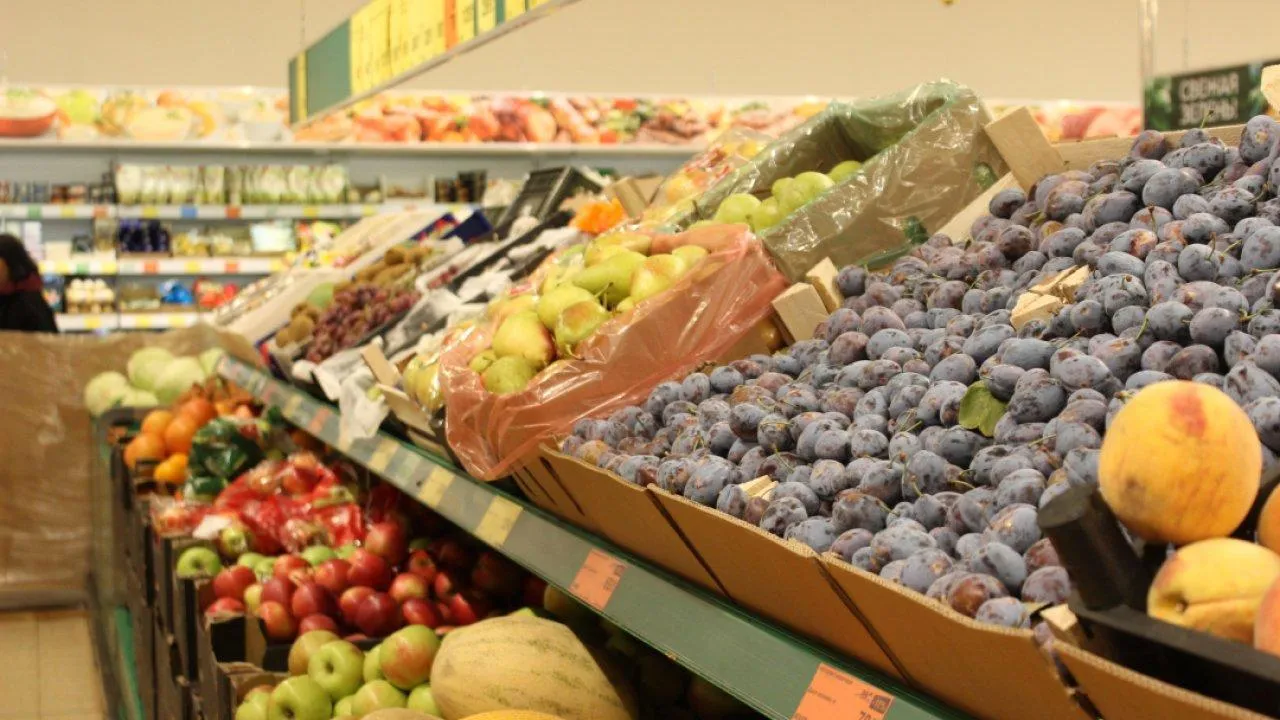 Просрочка под новой наклейкой: как за 30 секунд распознать сомнительный продукт в магазине
