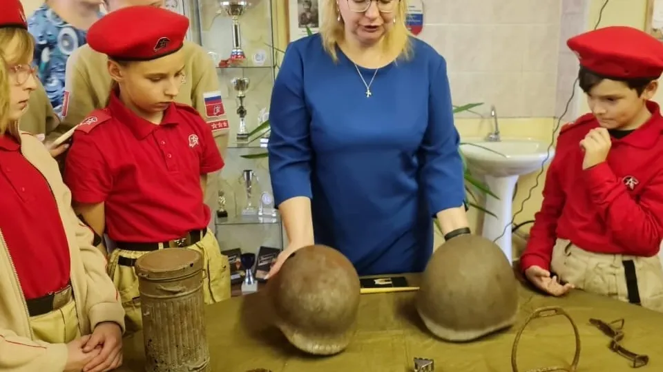 Юлия Кузнецова и реутовские Юнармейцы. Фото: Личный архив Юлии Кузнецовой