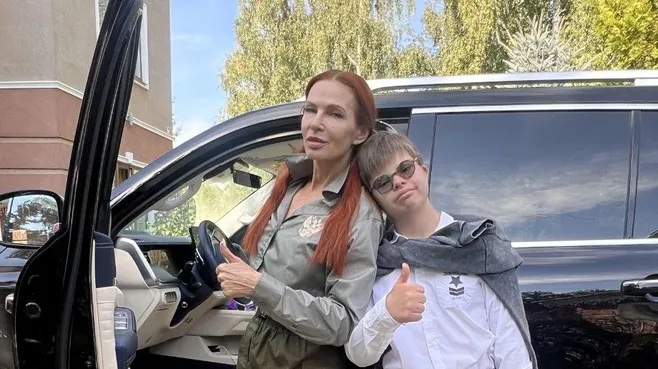 «Учусь заново»: Эвелина Бледанс рассказала, как переживает 1 сентября