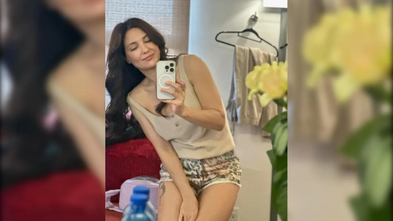 Екатерина Климова заинтриговала поклонников кадрами из аэропорта и с побережья
