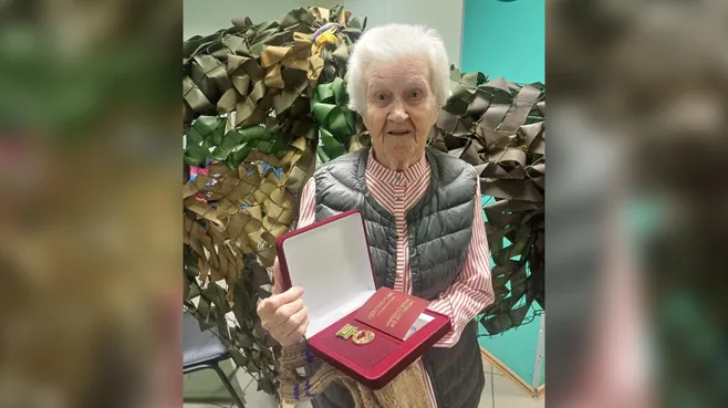 «Своих не бросаем»: 94-летняя волонтер из Долгопрудного получила президентскую награду