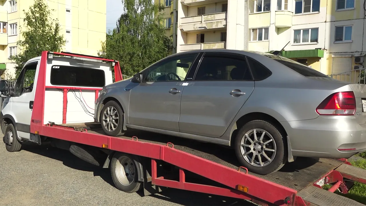 Машину могут эвакуировать даже из собственного двора: за что заберут и как вернуть