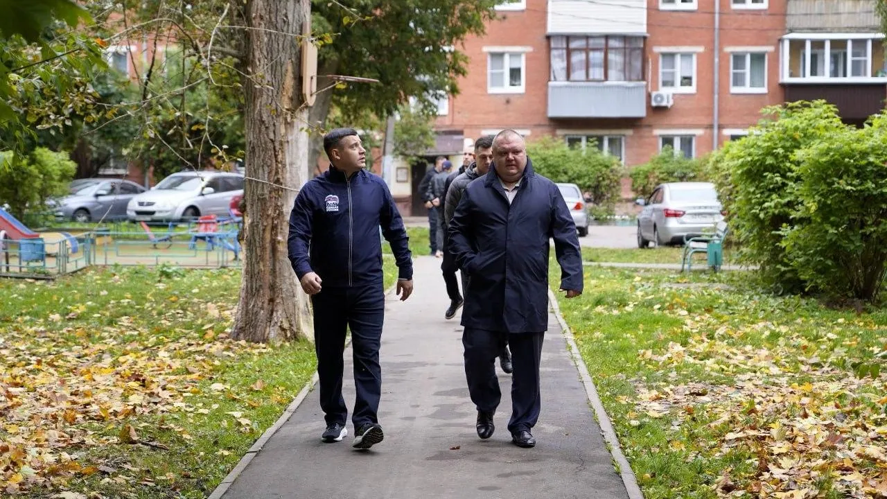 Капремонт в Подольске: глава округа проверил, как готовят пятиэтажку к отопительному сезону