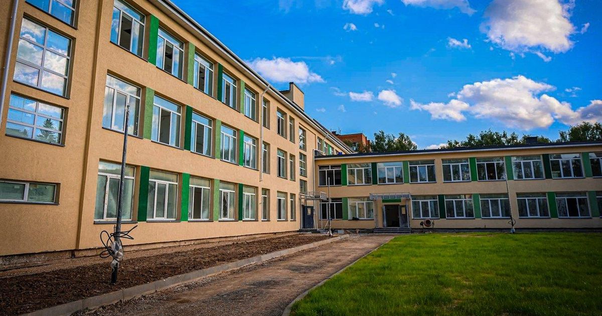 «Дети идут в школу по темноте». В ОП предложили перенести начало уроков в школах на 9 утра