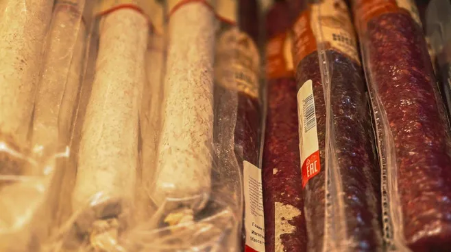 Онколог назвал главных провокаторов рака на столе: эти продукты вы едите почти каждый день