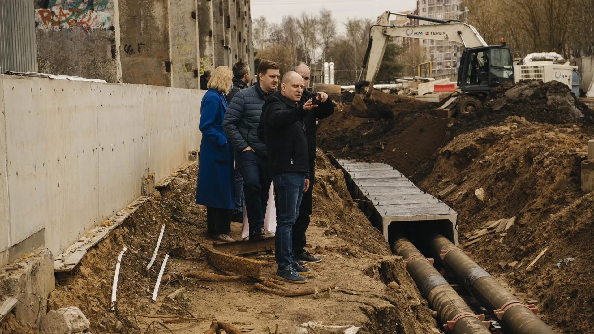 Теплосети обновляют: глава Городского округа Пушкинский проверил ремонт в Ивантеевке