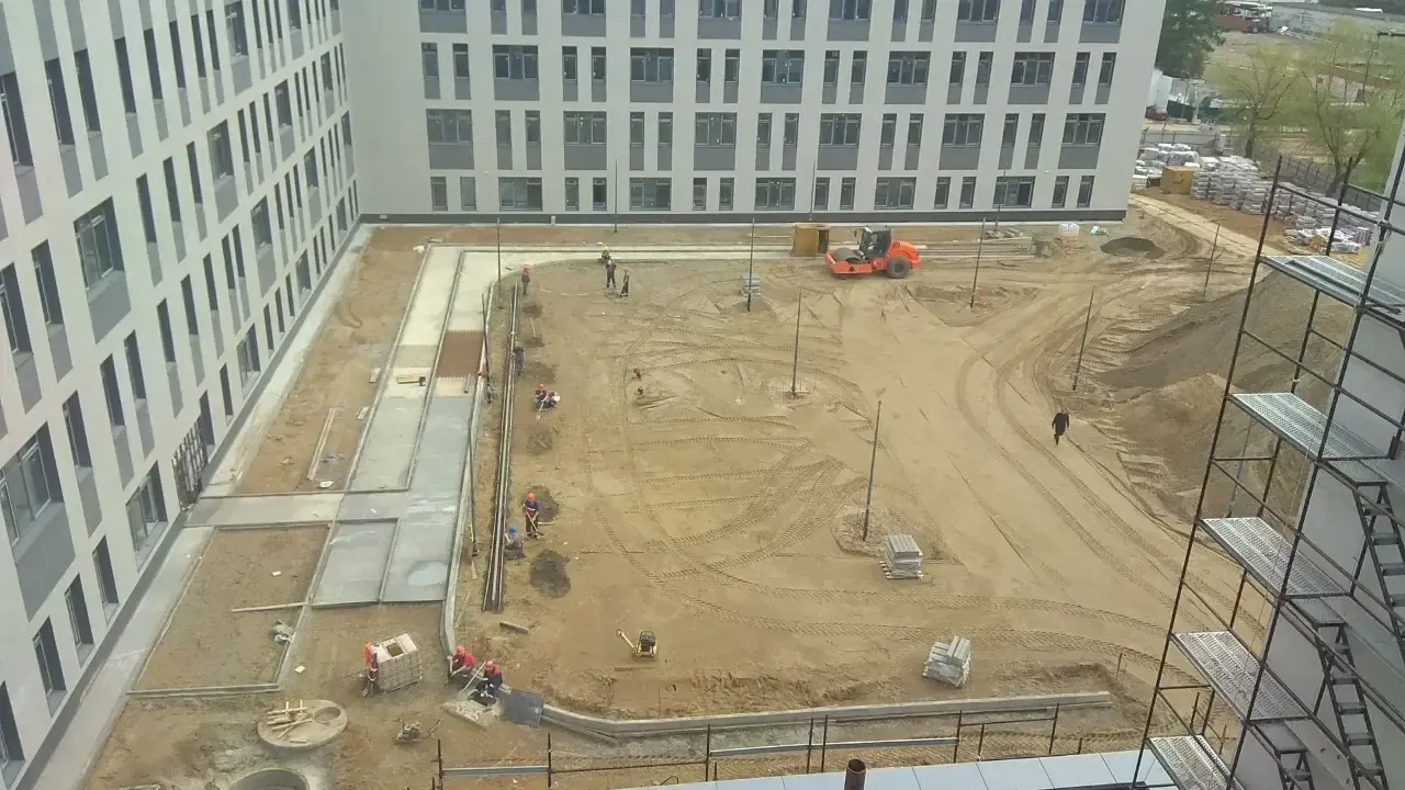 В мкр-не Опытное поле Котельников близится к завершению строительство воспитательно-образовательного комплекса